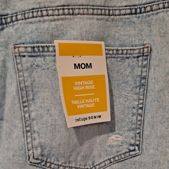Refuge High Wasted Distressed Mom Jeans - Picture 4 of 5